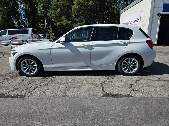 BMW 116i 3 of 11