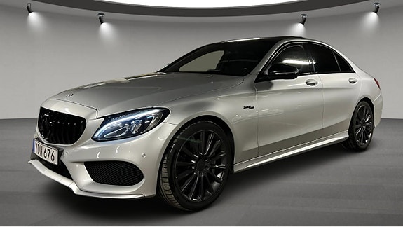 Mercedes-Benz C450 2 of 12