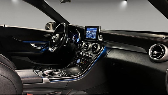 Mercedes-Benz C450 10 of 12
