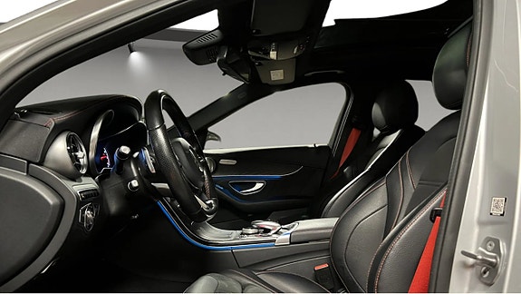 Mercedes-Benz C450 8 of 12