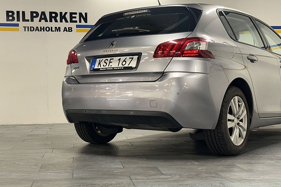 Peugeot 308 8 of 25