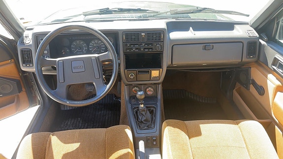 Volvo 360 5 of 6