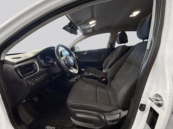 Kia Rio 8 of 16