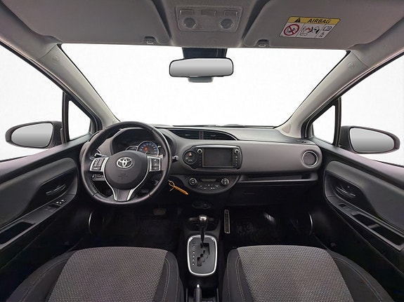 Toyota Yaris 12 of 30