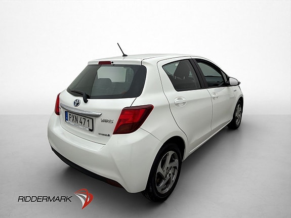Toyota Yaris 8 of 30