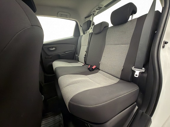 Toyota Yaris 27 of 30