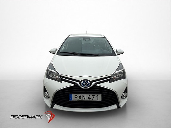 Toyota Yaris 2 of 30