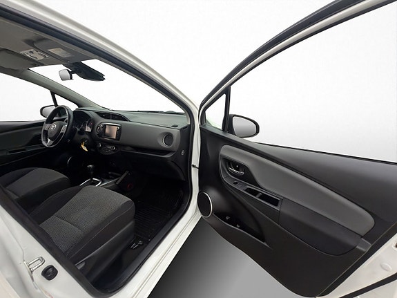 Toyota Yaris 26 of 30