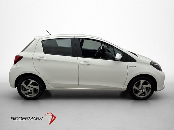 Toyota Yaris 9 of 30