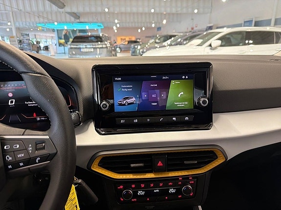 Seat Arona 15 of 22