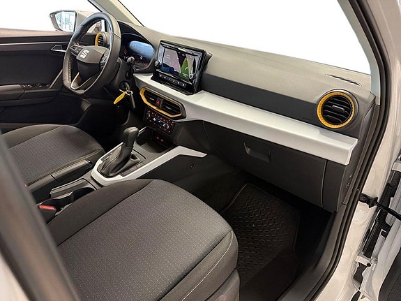 Seat Arona 12 of 22