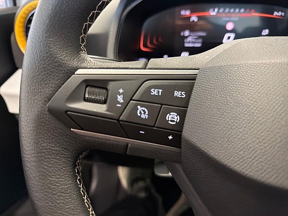 Seat Arona 17 of 22