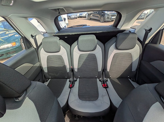 Citroen C4 Picasso 11 of 16