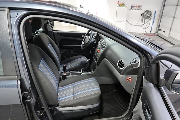 Ford Focus 5 of 6