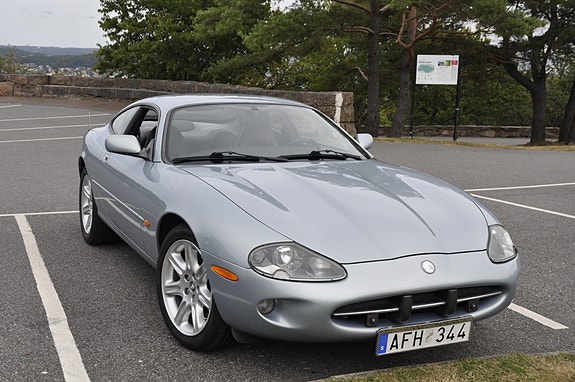 Jaguar XK 6 of 7