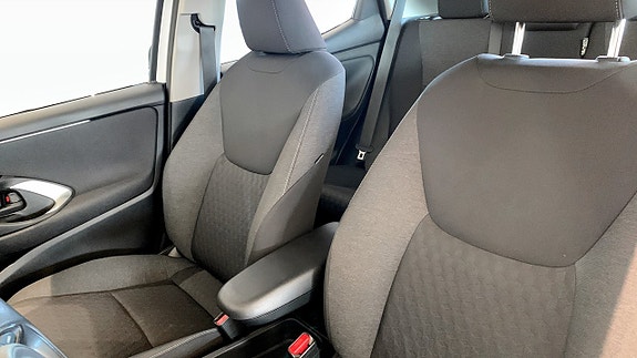 Toyota Yaris 8 of 15