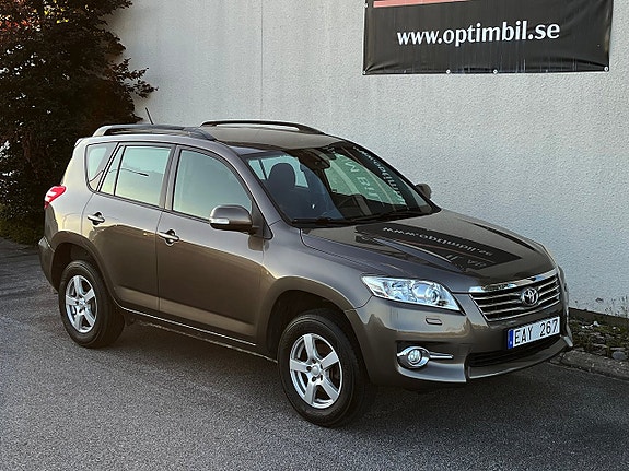 Toyota RAV4 6 of 14