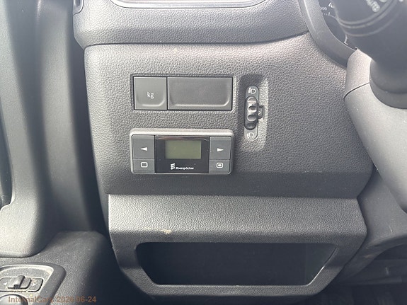 Nissan NV400 12 of 21