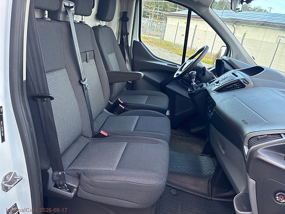 Ford Transit Custom 16 of 27