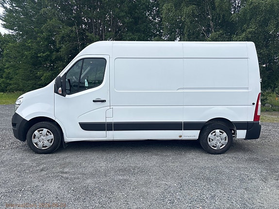 Nissan NV400 8 of 21