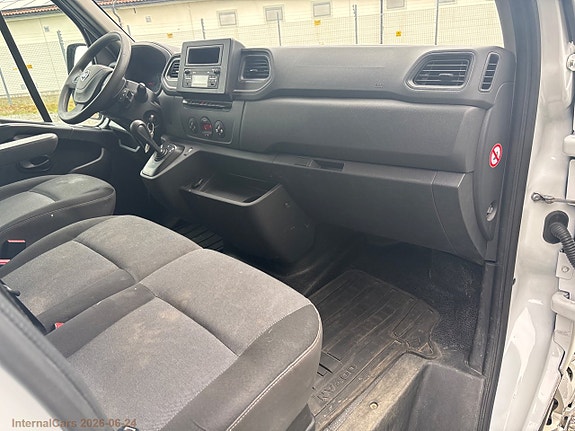 Nissan NV400 15 of 21