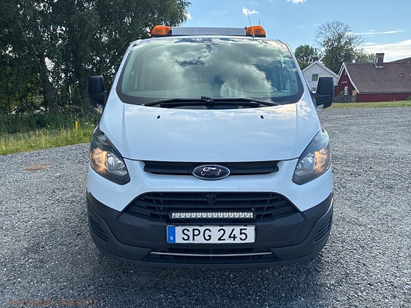 Ford Transit Custom 2 of 27