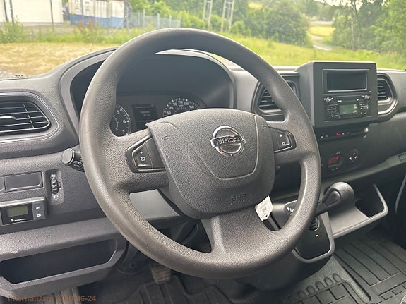 Nissan NV400 14 of 21