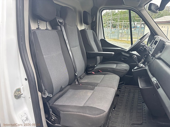 Nissan NV400 17 of 21