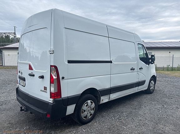 Nissan NV400 5 of 21