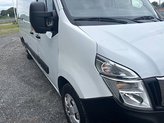 Nissan NV400 20 of 21