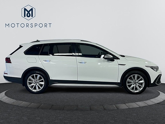 Volkswagen Golf Alltrack 7 of 20