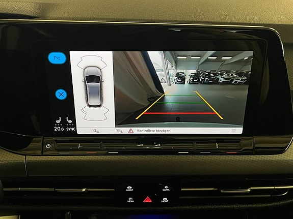 Volkswagen Golf Alltrack 17 of 20