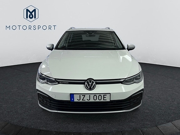 Volkswagen Golf Alltrack 9 of 20