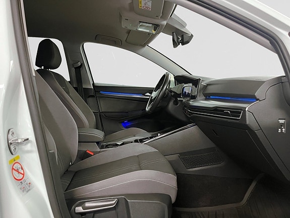 Volkswagen Golf Alltrack 14 of 21