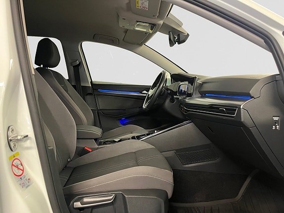 Volkswagen Golf Alltrack 13 of 20