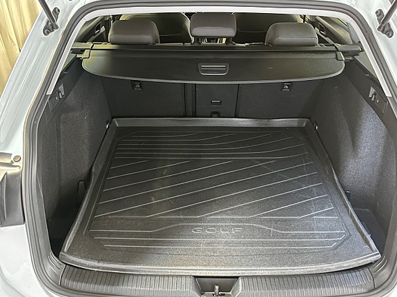 Volkswagen Golf Alltrack 16 of 21