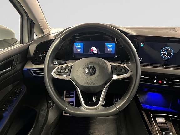 Volkswagen Golf Alltrack 11 of 20