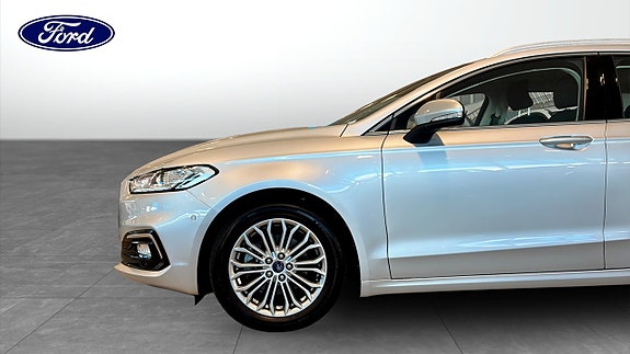 Ford Mondeo 9 of 13
