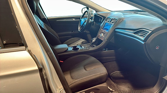 Ford Mondeo 3 of 13