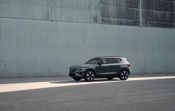 Volvo EX40 7 of 8