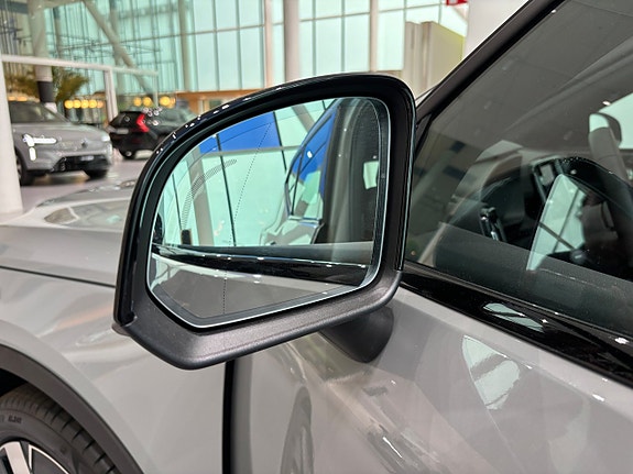 Volvo EX40 17 of 17