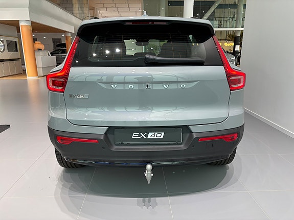 Volvo EX40 5 of 17