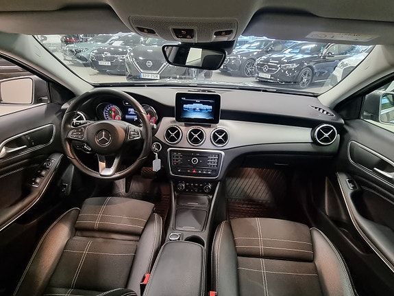 Mercedes-Benz GLA200 d 11 of 14