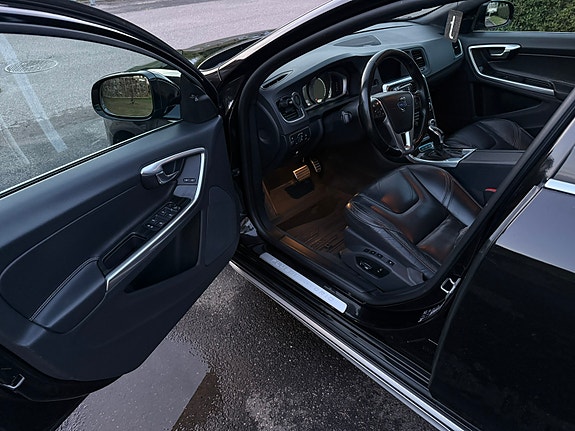 Volvo V60 5 of 16
