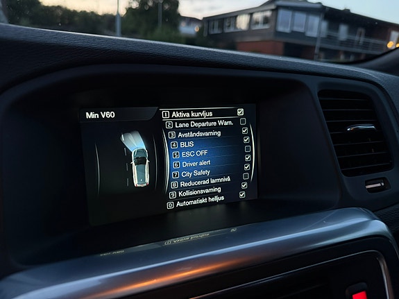 Volvo V60 10 of 16