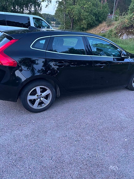 Volvo V40 4 of 6