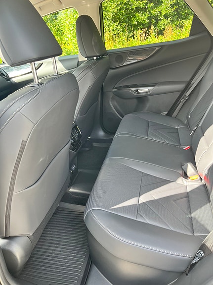 Lexus NX450h+ 8 of 10