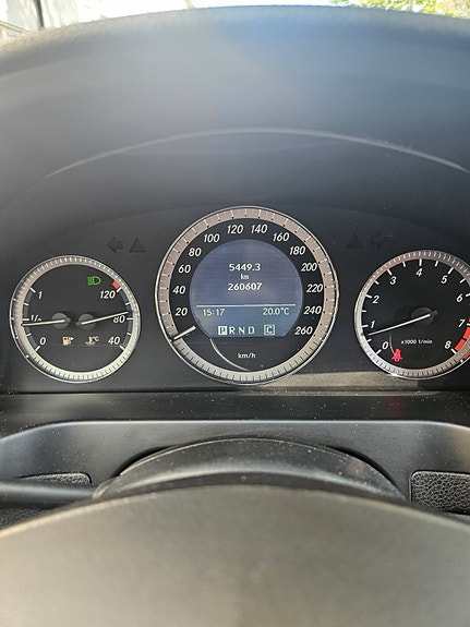 Mercedes-Benz C180 3 of 6