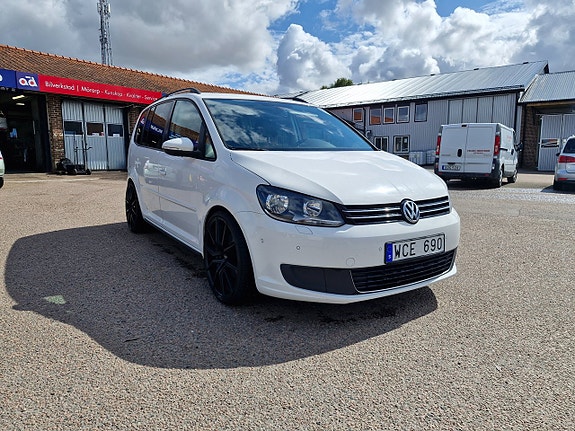 Volkswagen Touran 2 of 12