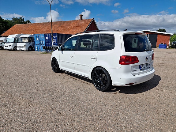 Volkswagen Touran 5 of 12